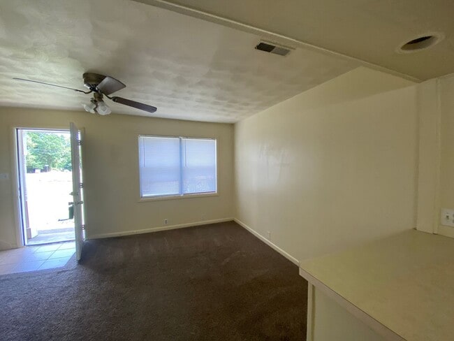 Building Photo - 1401 Broadmoor Rd