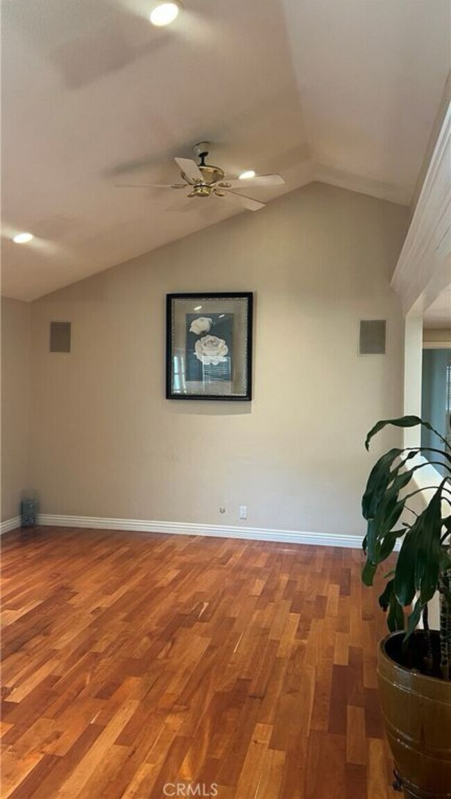 Foto del edificio - 16255 Dickens St
