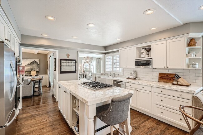 Building Photo - 5788 Oak Creek Ln