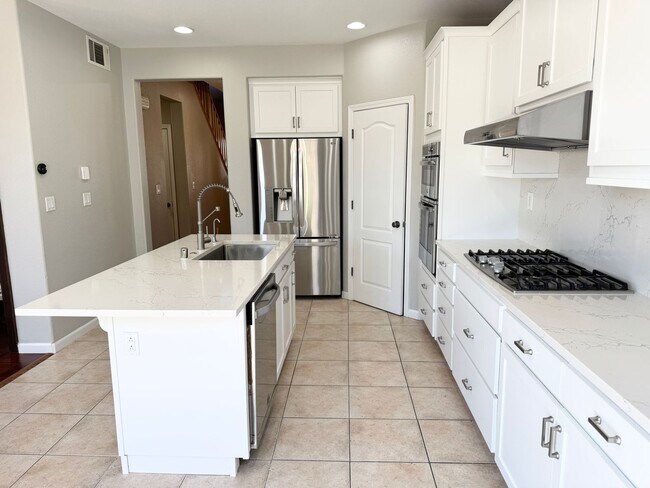 Foto del edificio - Perfect Shape Executive Single-Family Home...
