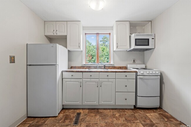 Building Photo - 485 18th St
