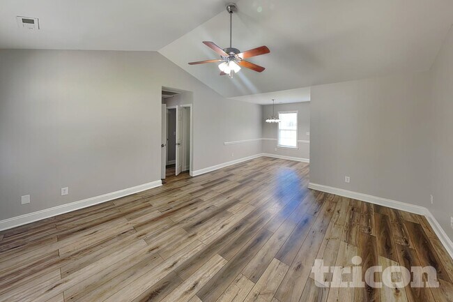Foto del edificio - 5229 Harmon Pl