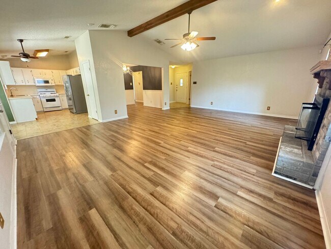 Building Photo - 3-Bedroom House for Rent in Killeen