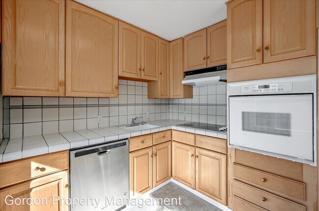 Building Photo - 2 br, 2 bath House - 197 Warren Drive