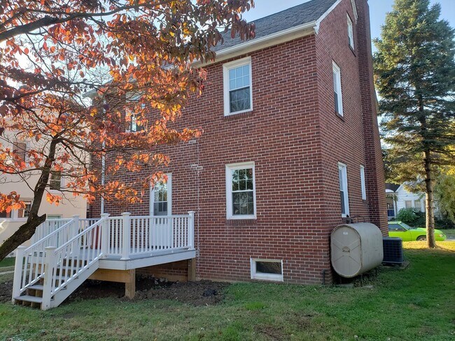 Building Photo - 122 Morningside Dr