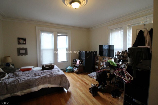 Building Photo - 2 br, 1 bath  - 27 Linwood St