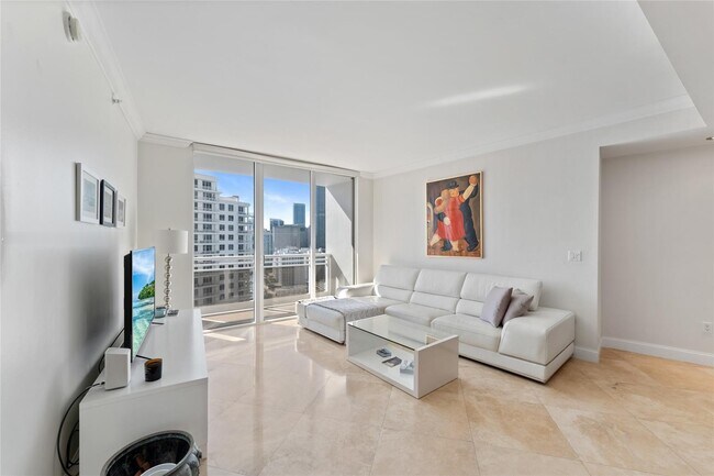 Building Photo - 901 Brickell Key Blvd
