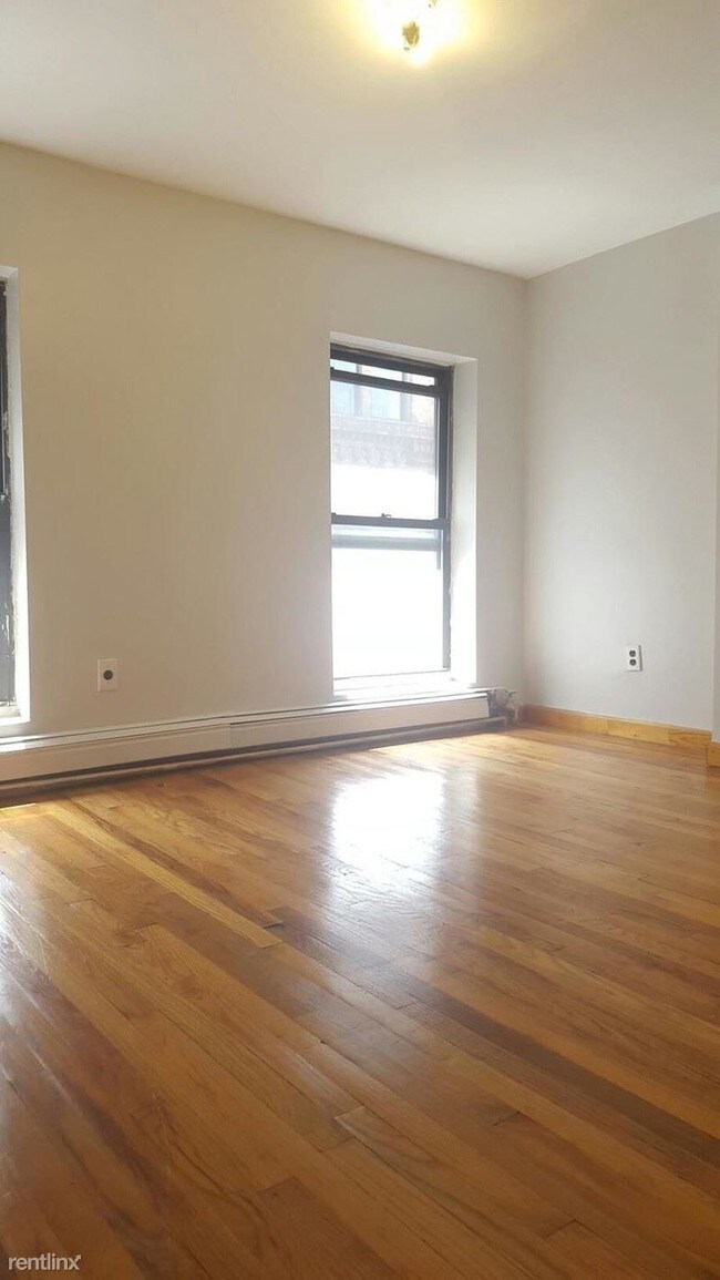 Foto del edificio - 329 W 35th St