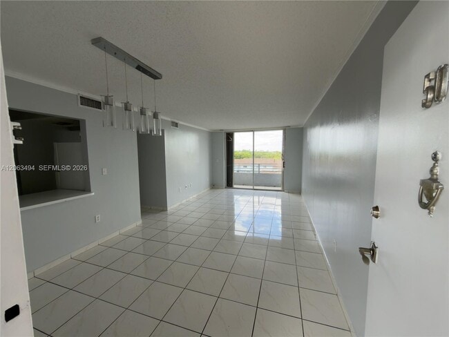Foto del edificio - 8231 NW 8th St