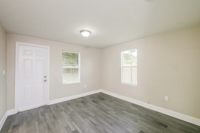 Foto del edificio - 1115 N Andrews Ave