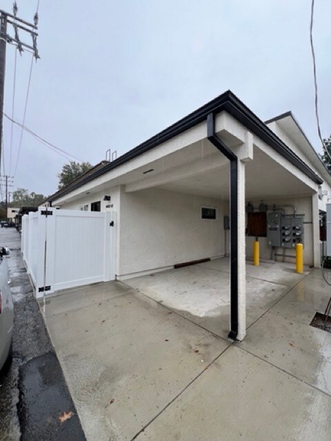 Foto del edificio - 24332 Chestnut St Newhall, CA 91321