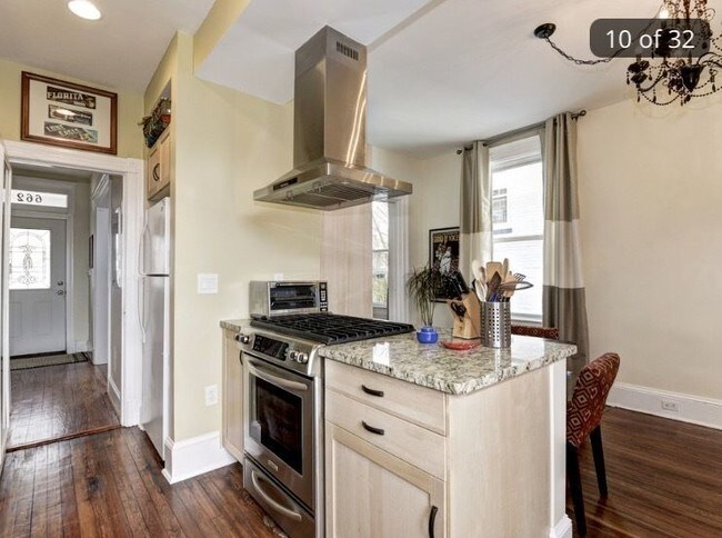 Foto del edificio - 662 Irving St NW