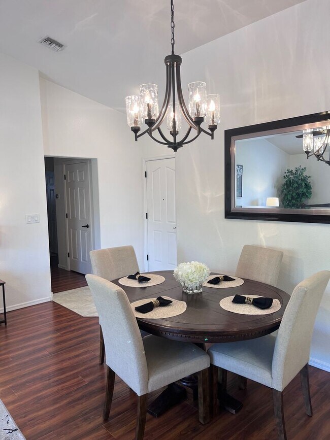 Foto del edificio - Sun City - Short Term Rental - Fully Furni...