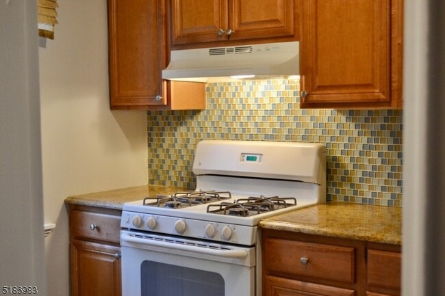 Foto del edificio - 805 Mountain Ave