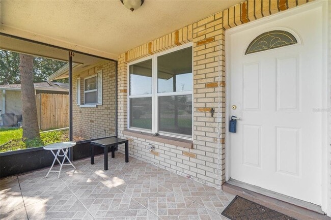 Building Photo - 5330 Poinsettia Dr