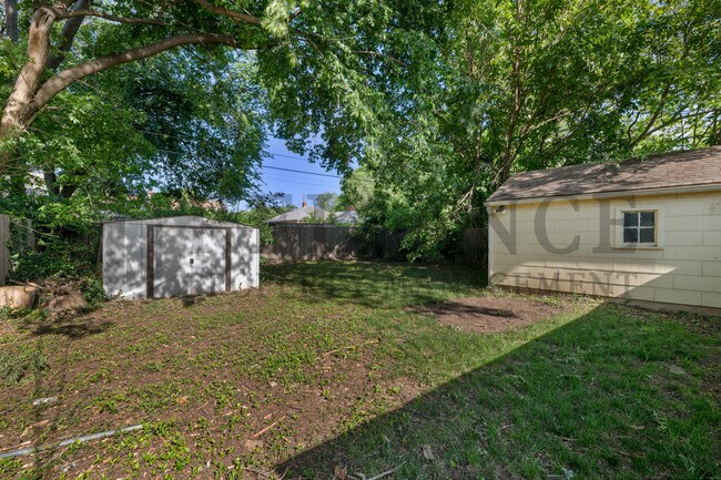 Building Photo - 853 N Terrace Dr