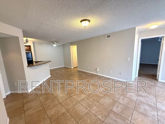 Foto del edificio - 4532 Commander Dr