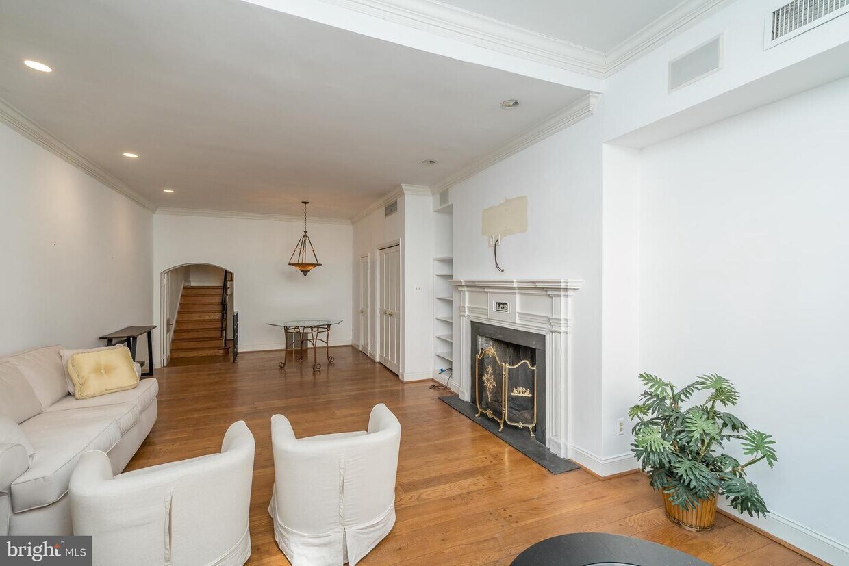 Primary Photo - 1712 Rittenhouse Square