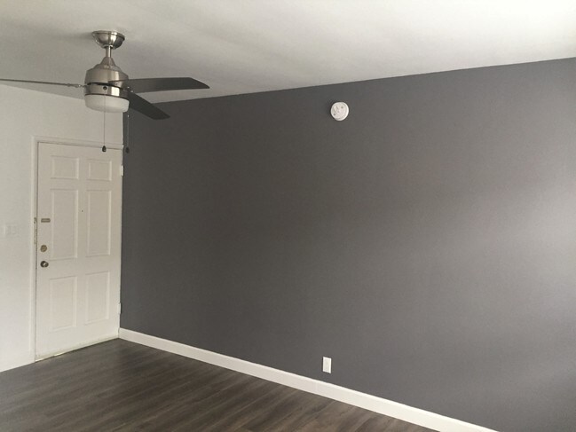 Foto del edificio - 108 N 1st St