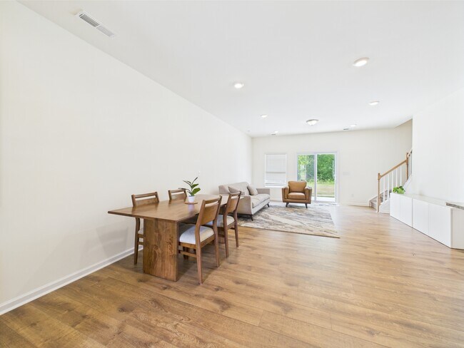 Foto del edificio - 2843 Yeager Dr NW