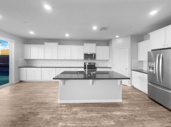 Foto del edificio - 8416 Tapies Way