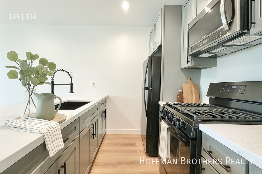 Primary Photo - 1541 Ocean Ave