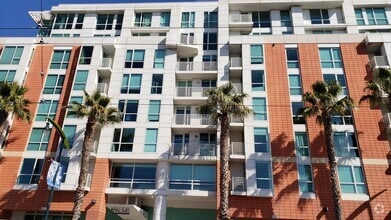 Building Photo - 555 4th St