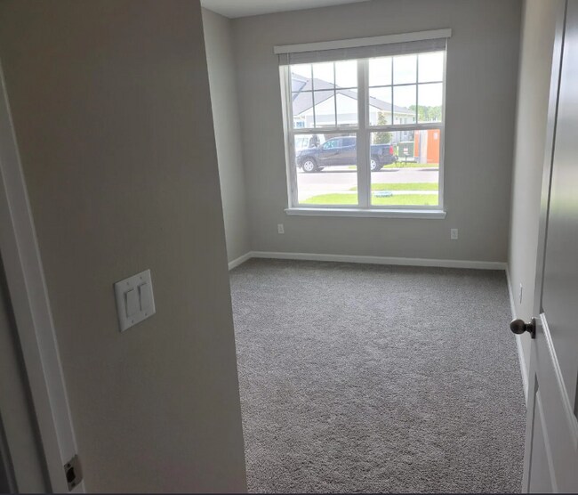 Foto del edificio - 808 Cherry Elm Dr