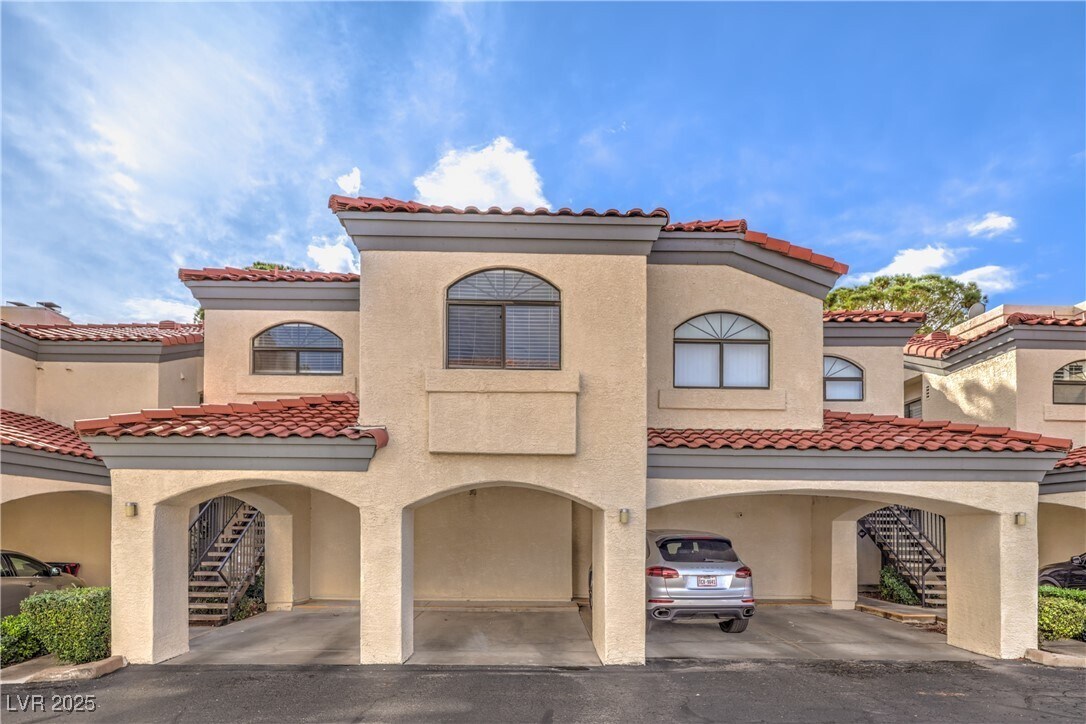 Foto principal - 8455 W Sahara Ave