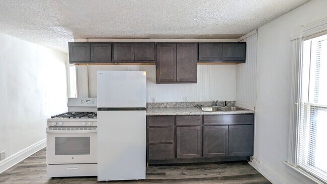 Building Photo - 2516 5th St