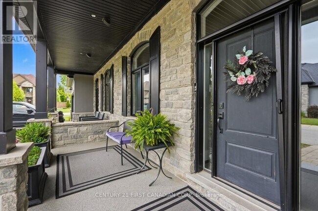 Photo du bâtiment - 2215 Callingham Dr