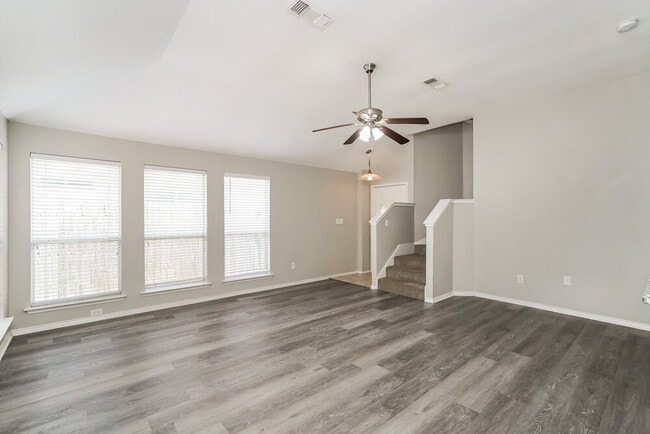 Building Photo - 809 Pace Dr