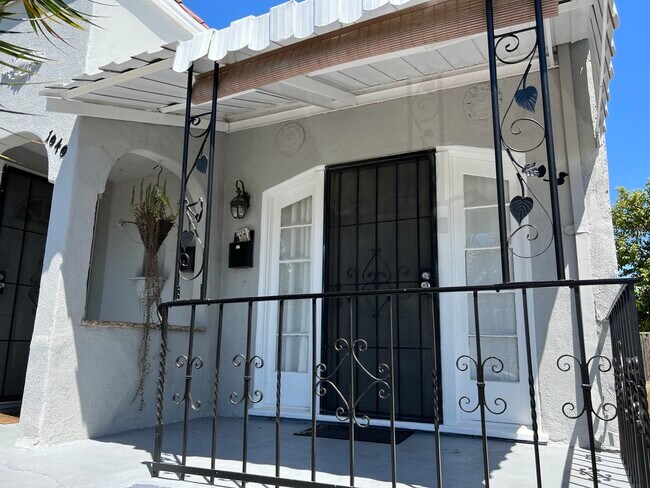 Foto del edificio - 1038 Sentinel Ave