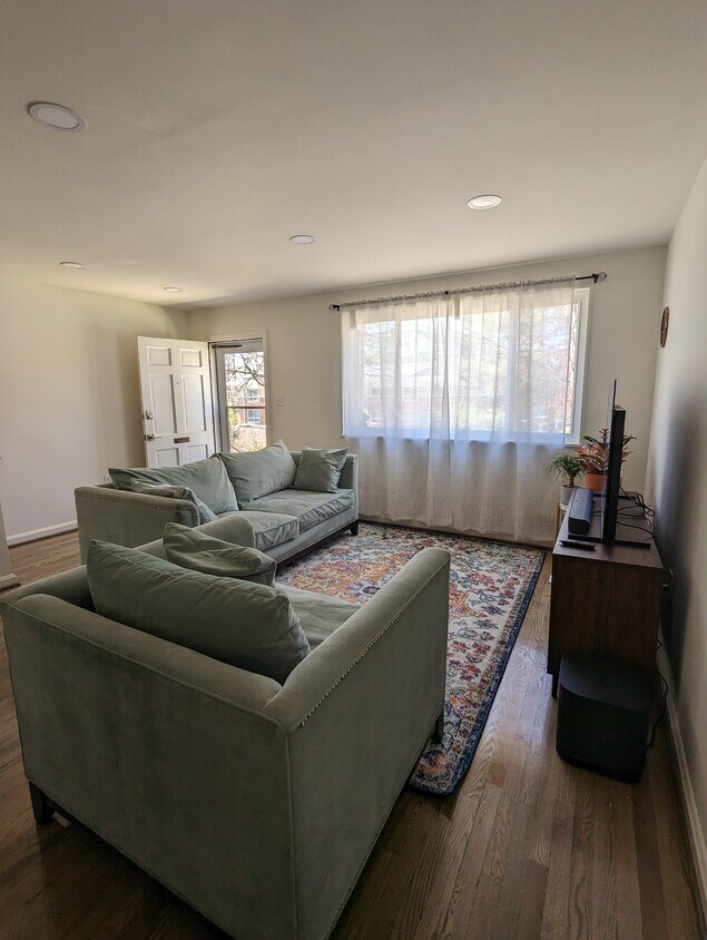 Living Room - 9011 Manchester Rd