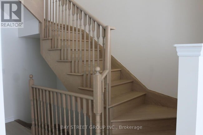 Photo du bâtiment - 5 Harvey Bunker Cres