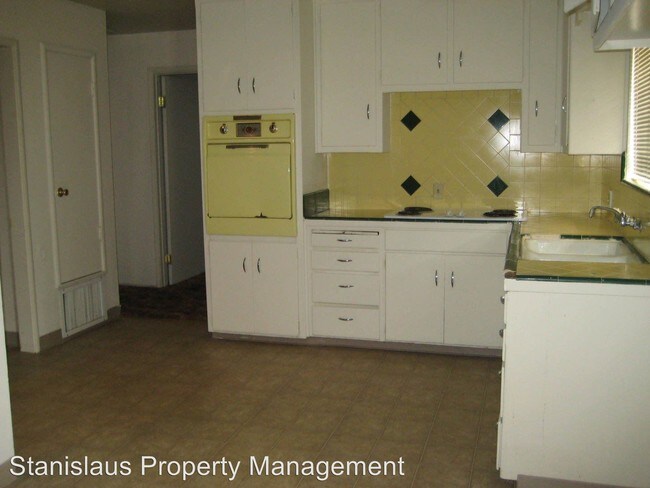 Building Photo - 2 br, 1 bath Apartment - 2314 Tully Road