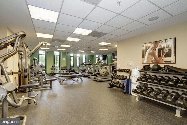 Foto del edificio - 4301 Military Rd NW