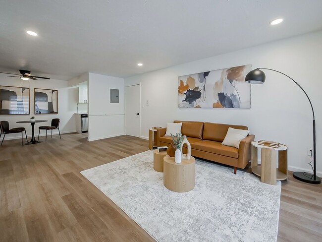 Luxury Living at Z on Plymouth – 1,000 SF Two-Bedroom Residence - Luxury Living at Z on Plymouth – 1,000 SF Two-Bedroom Residence Apartment