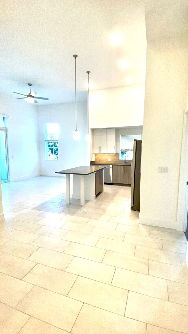 Foto del edificio - 10500 NW 78th St