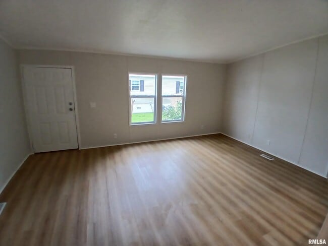 Building Photo - 11325 140th St