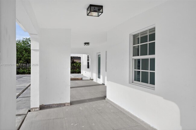 Building Photo - 1920 SW 67th Ave