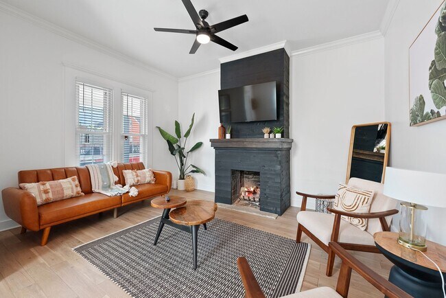 Building Photo - Updated Bungalow, Steps from Short North and OSU