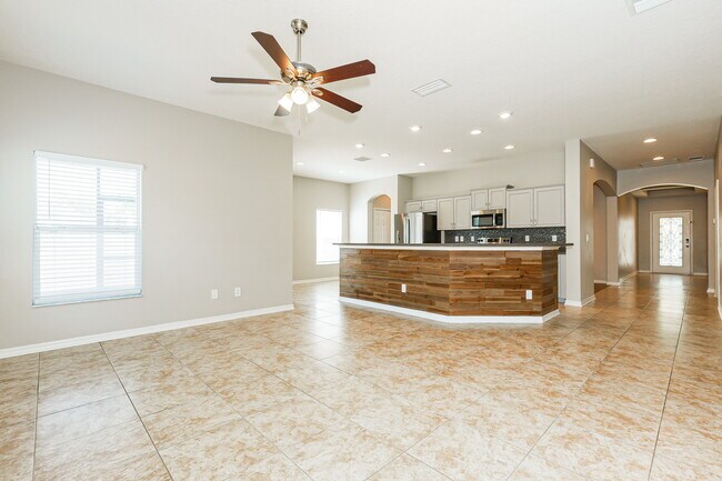 Building Photo - 904 Parker Den Dr