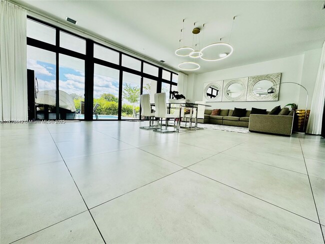 Building Photo - 16512 Botaniko Dr N