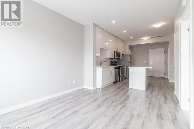 Photo du bâtiment - 690 King St W
