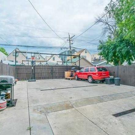 Parking Area - 2915 N Lawndale Ave