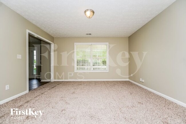 Building Photo - 30 Dearing Woods Bend