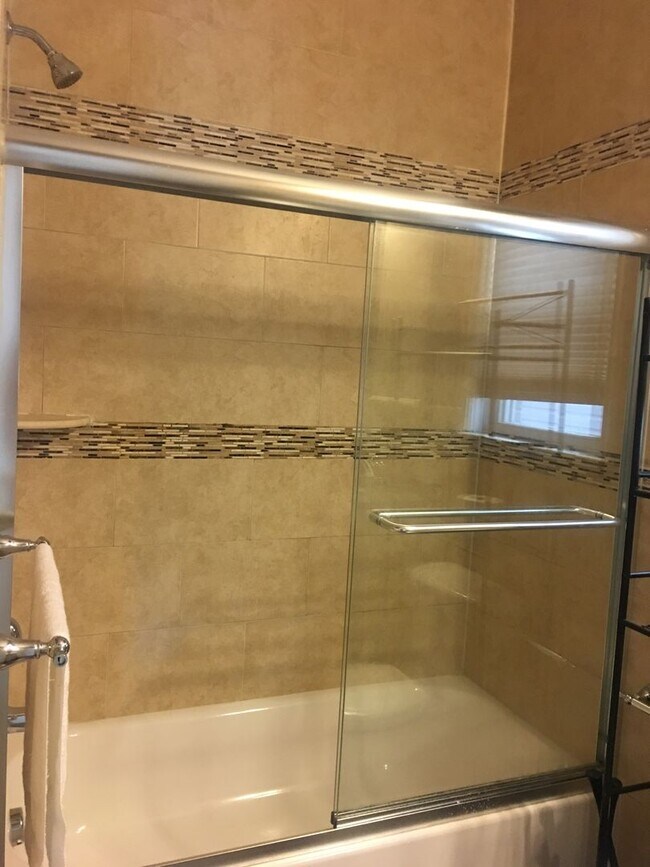 Foto del edificio - 97 Tichenor St