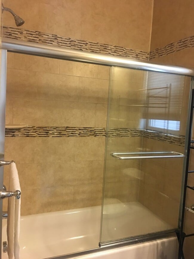 Building Photo - 97 Tichenor St