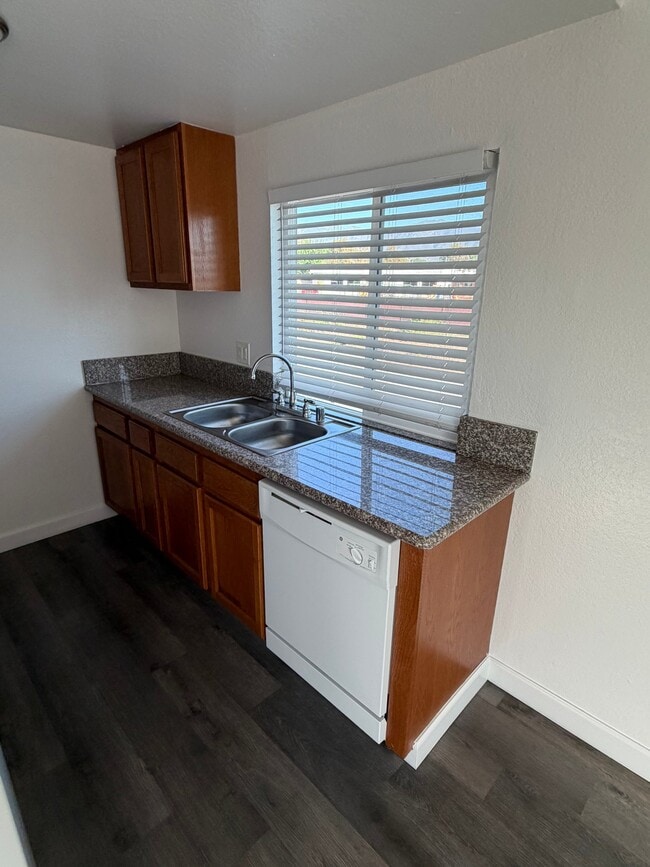 Building Photo - 8758 Lomita Dr